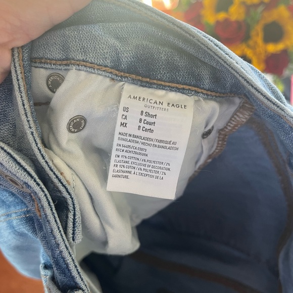 American Eagle Outfitters Light Wash Women's Jeans - Picture 3 of 3